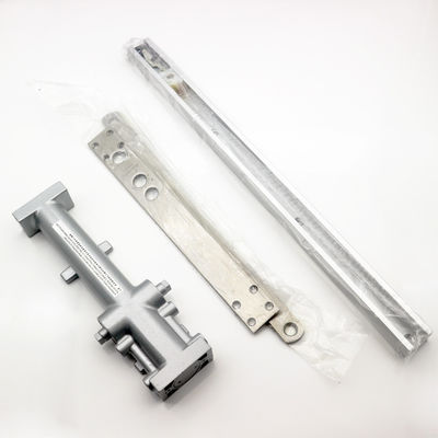 Fermeture de porte coulissante hydraulique en argent pour porte d'incendie moderne dans un style de design moderne