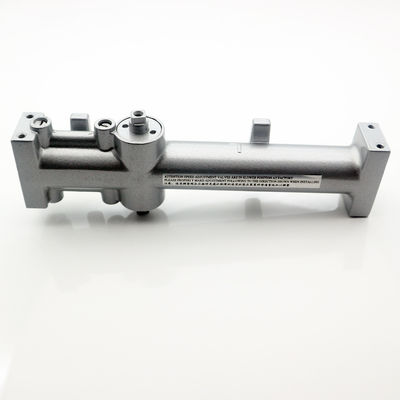 Fermeture de porte coulissante hydraulique en argent pour porte d'incendie moderne dans un style de design moderne