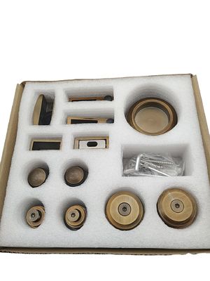 Système de porte coulissante SS304 sans cadre avec rouleaux en or polonais et style de conception sans cadre