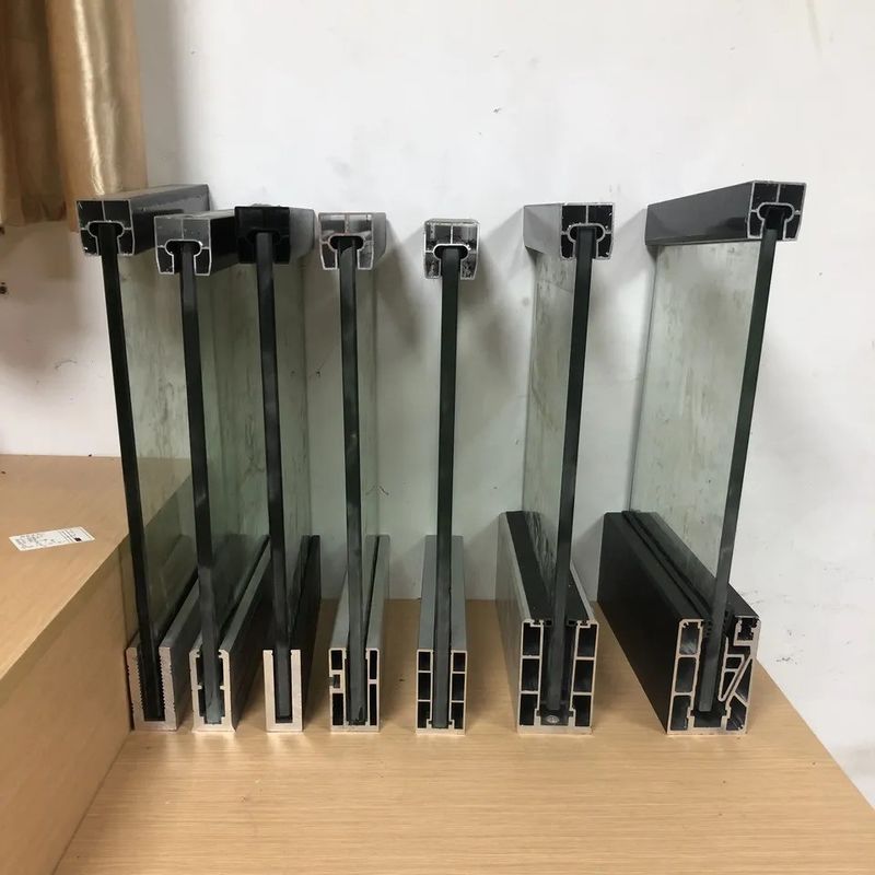 Autres matériaux de plateaux en aluminium en forme de U pour garde-corps en verre et garde-corps de balcon