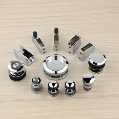 Améliorez la décoration de votre salle de bain avec notre kit de porte coulissante sans cadre en verre